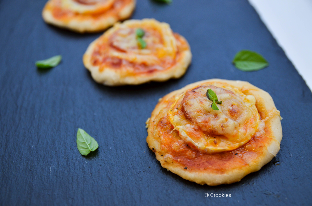 Pizzettes, mini-pizzas chorizo chèvre - © Crookies