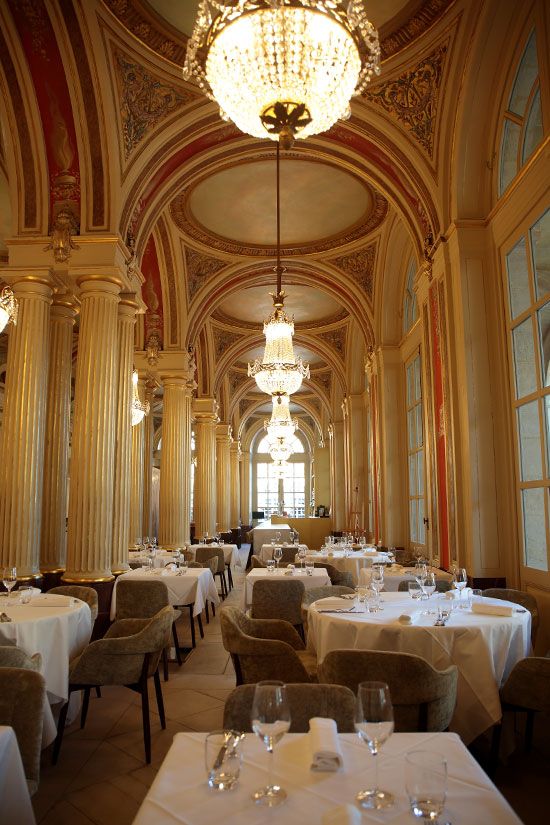 Salle du restaurant le Quatrième Mur tenu par Philippe Etchebest à Bordeaux