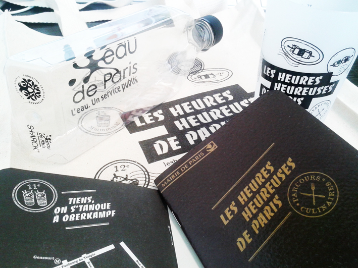 Kit de l'événement des Heures Heureuses offert par la Mairie de Paris lors du retrait du passeport