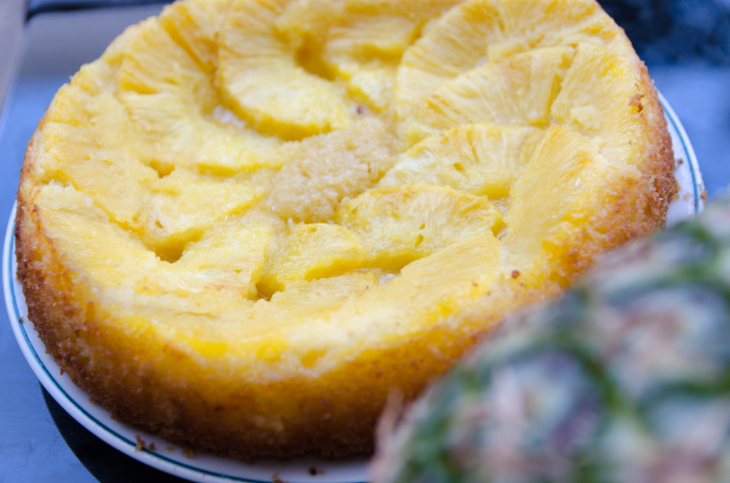 Gâteau renversé à l'ananas et à la noix de coco - © Crookies